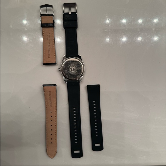 Citizen Eco-Drive Watch and 20mm watch bands - Picture 4 of 8